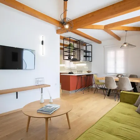 Angestrale Wood Apartment