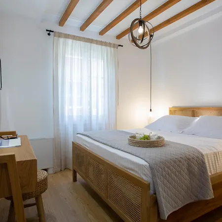 Angestrale Wood Apartment