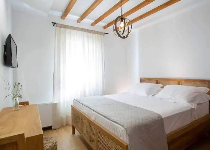 Angestrale Wood Lefkáda